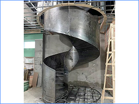 流光里底商旋转楼梯