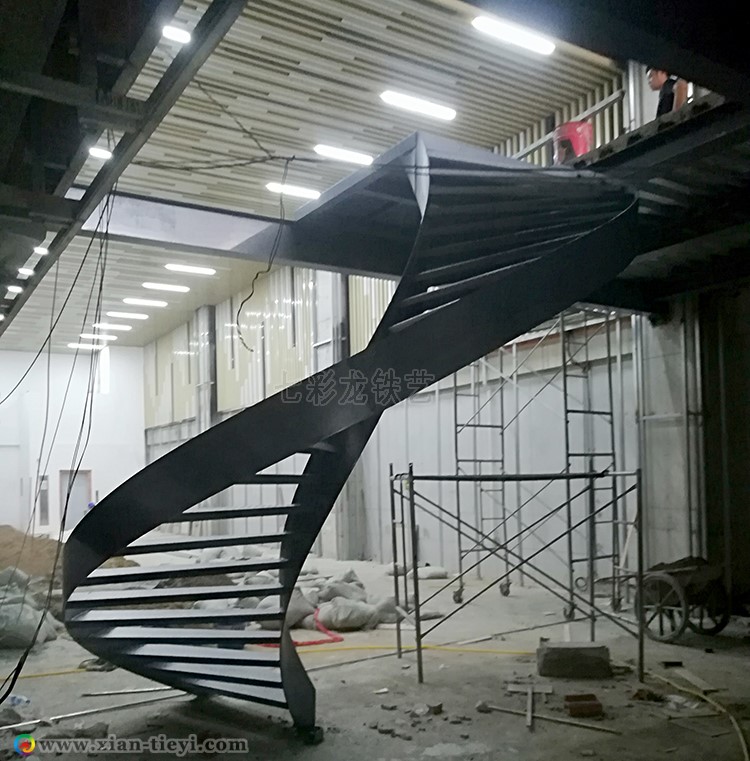 汉中钢结构板式旋转楼梯