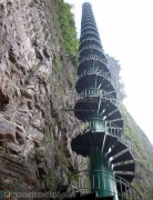 中国第一旋梯太行山旋转楼梯绝壁天梯