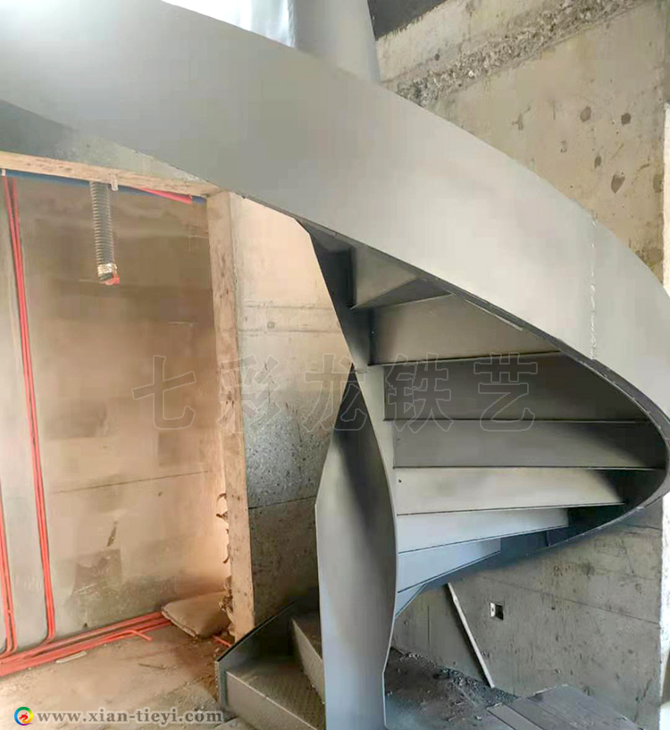 西安市未央区定制钢结构板式旋转楼梯_2