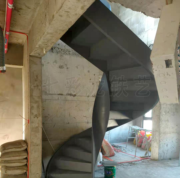 西安市未央区定制钢结构板式旋转楼梯_3