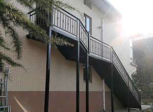 钢结构旋转楼梯和传统混凝土楼梯有何不同