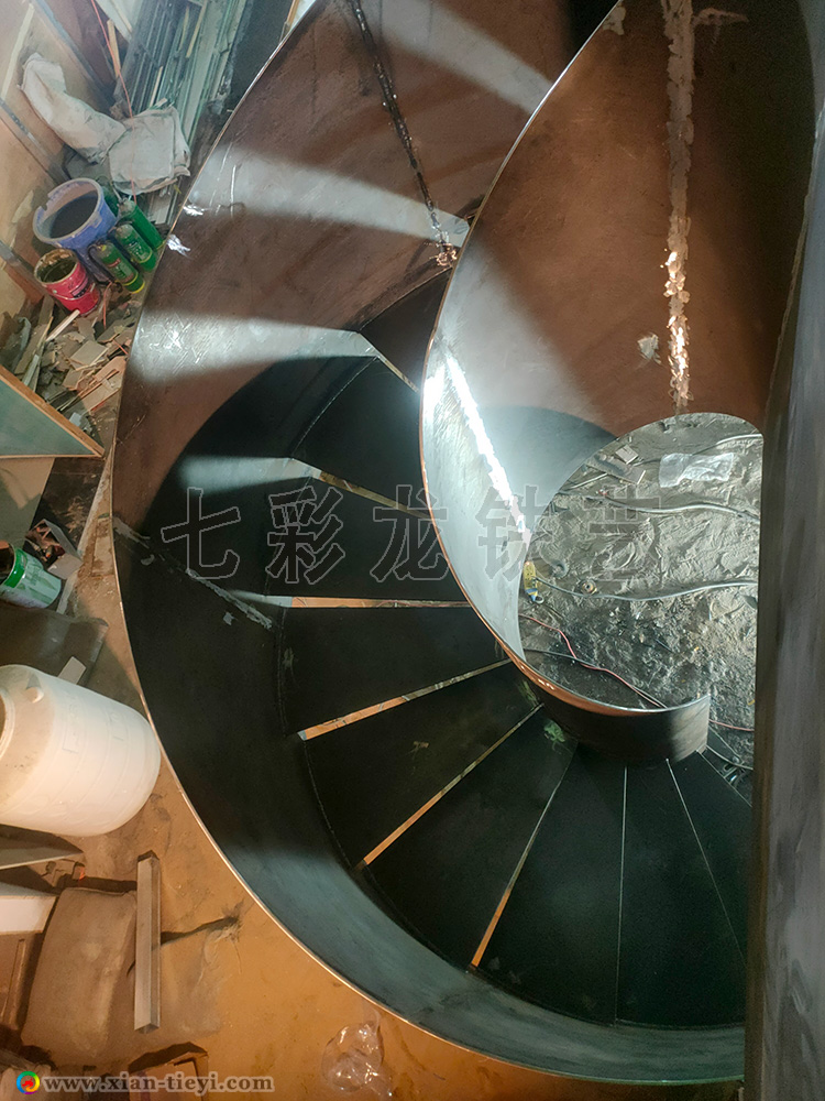 钢结构加宽钢板梯梁旋转楼梯_2