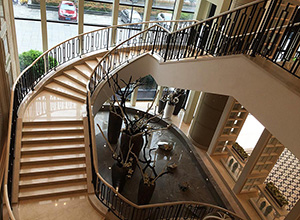钢构旋转楼梯的常见款式和性价比选择