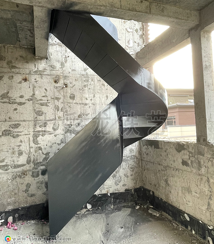 铜川市锦唐府钢结构旋转楼梯_1