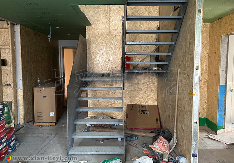 居礼国际广场钢楼梯_2