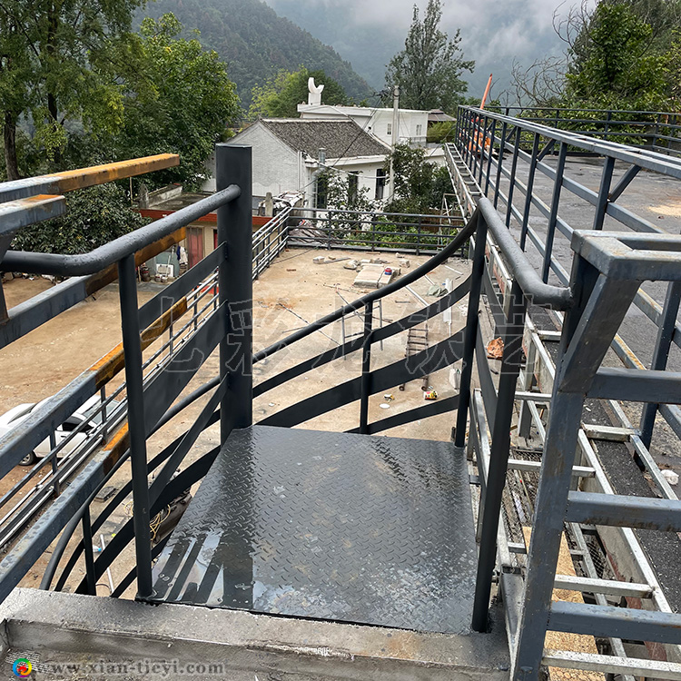 涧山中柱旋转楼梯_4