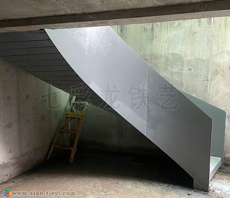 世园林曦板式螺旋楼梯_3