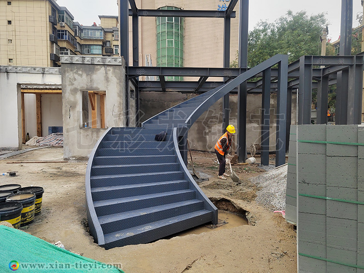 口袋公园旋转楼梯_1