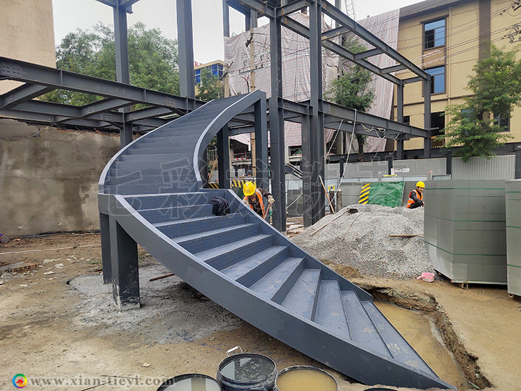 口袋公园旋转楼梯_2