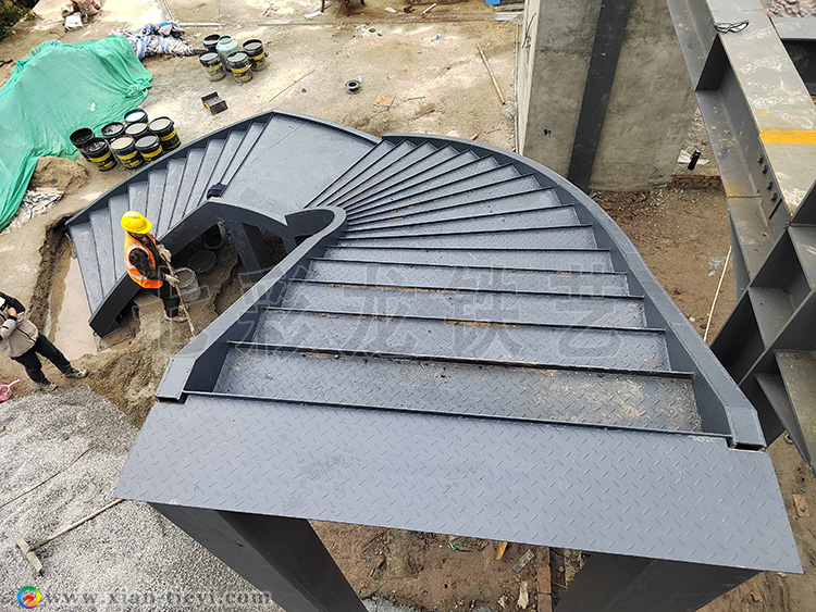 口袋公园旋转楼梯_5