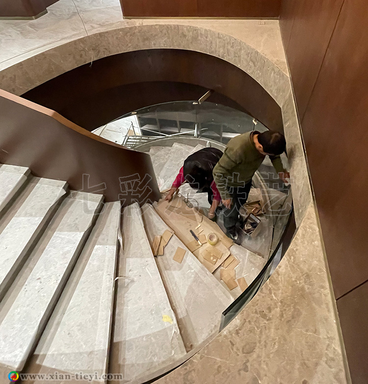 招商央玺玻璃护栏旋转楼梯_3