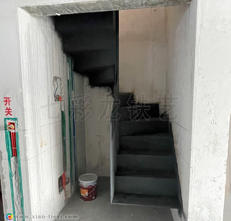 璀璨倾城钢楼梯_2