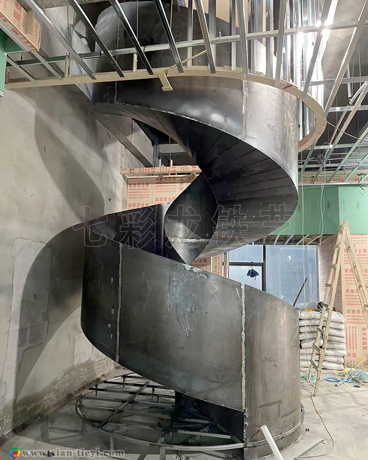 流光里底商旋转楼梯_3