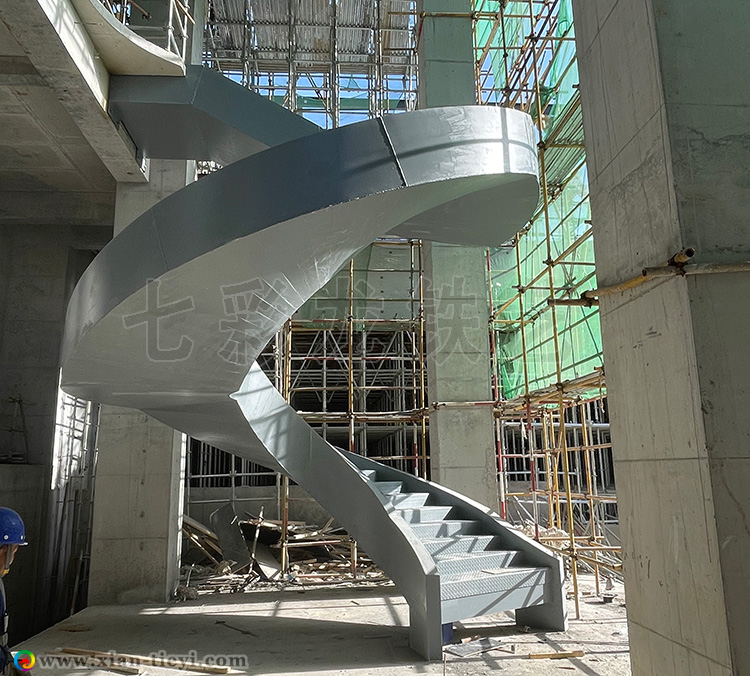 玖知春晓箱梁旋转楼梯_1