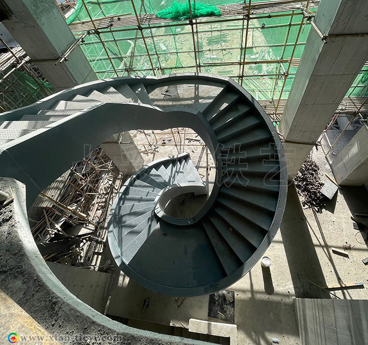 玖知春晓箱梁旋转楼梯_5