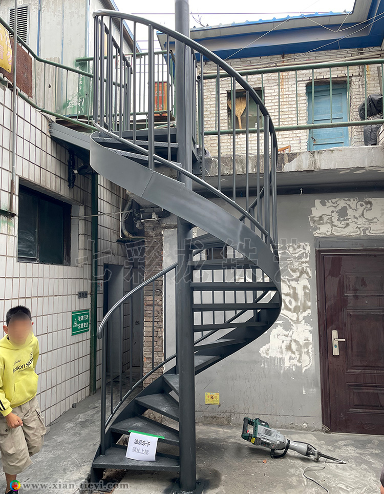 灞桥整骨医院旋转楼梯_1