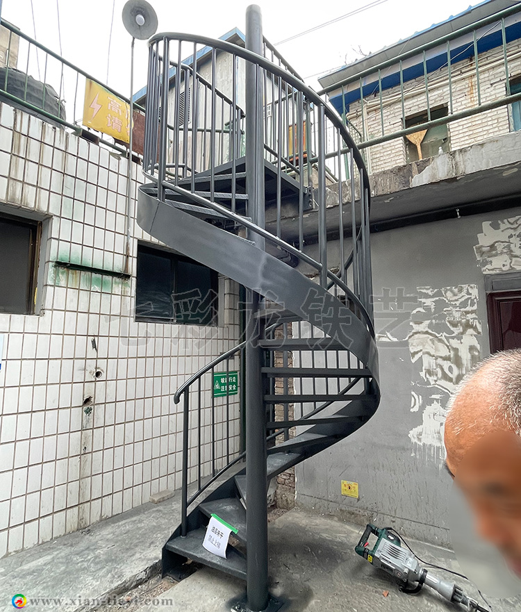 灞桥整骨医院旋转楼梯_2