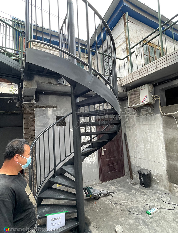 灞桥整骨医院旋转楼梯_3